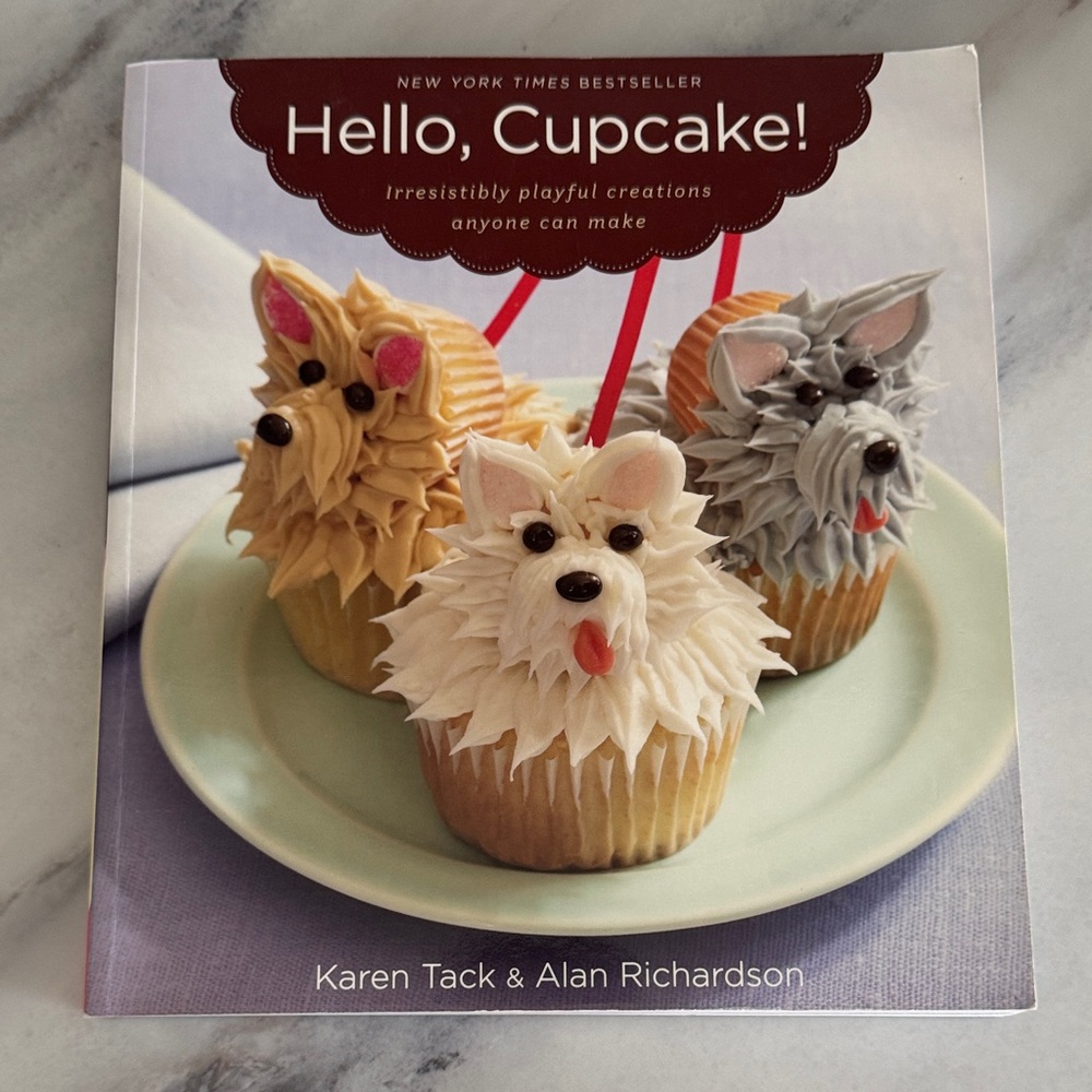 Hello, Cupcake! baking book